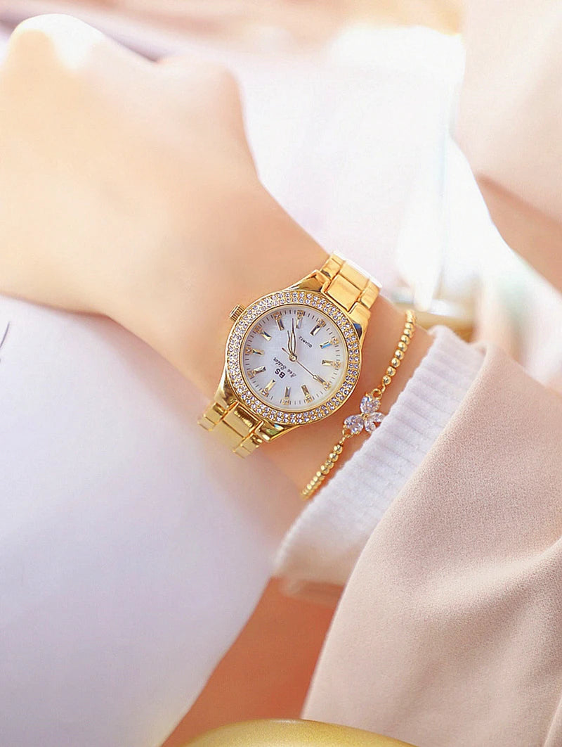 2024 Relógios de pulso femininos de ouro Relógios de vestido Relógios de cristal de diamante Relógios de aço inoxidável Relógio de prata feminino Montre Femme 2023