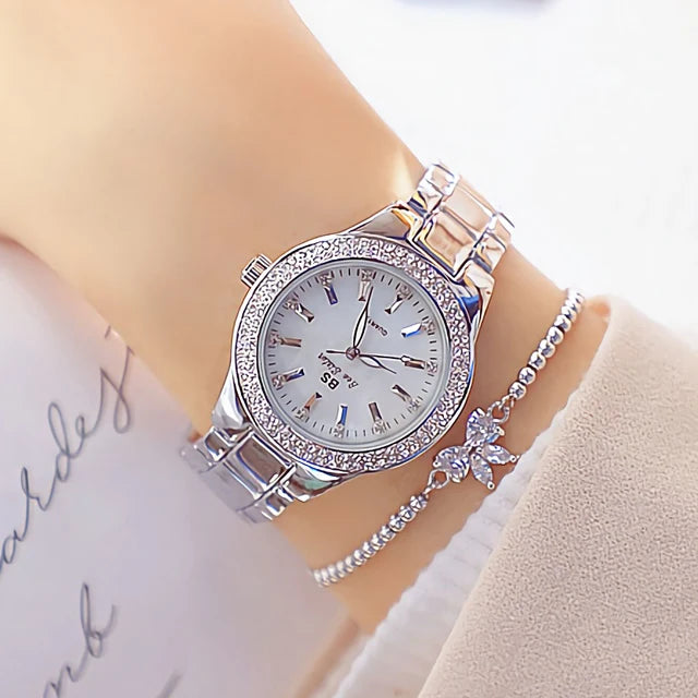 2024 Relógios de pulso femininos de ouro Relógios de vestido Relógios de cristal de diamante Relógios de aço inoxidável Relógio de prata feminino Montre Femme 2023