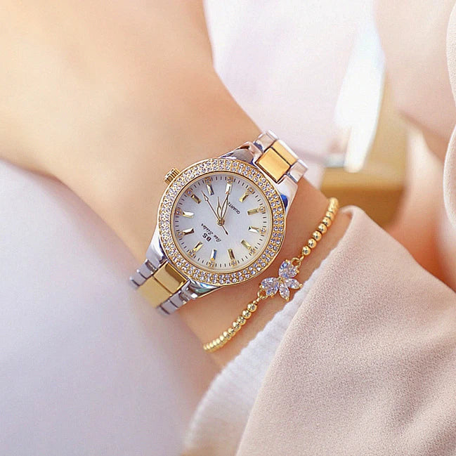 2024 Relógios de pulso femininos de ouro Relógios de vestido Relógios de cristal de diamante Relógios de aço inoxidável Relógio de prata feminino Montre Femme 2023